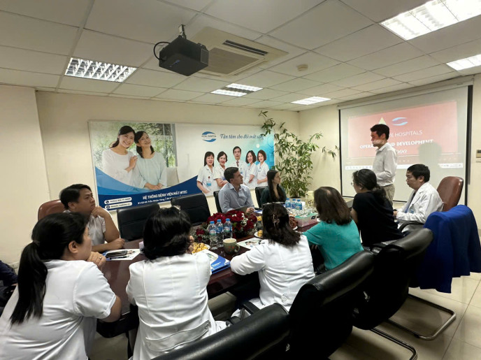 mat-hitec-giao-luu-hop-tac-phat-trien-cung-chuyen-gia-nhan-khoa-quoc-te